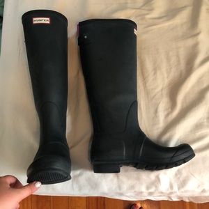 Hunter Rain boots (adjustable backs) size 9